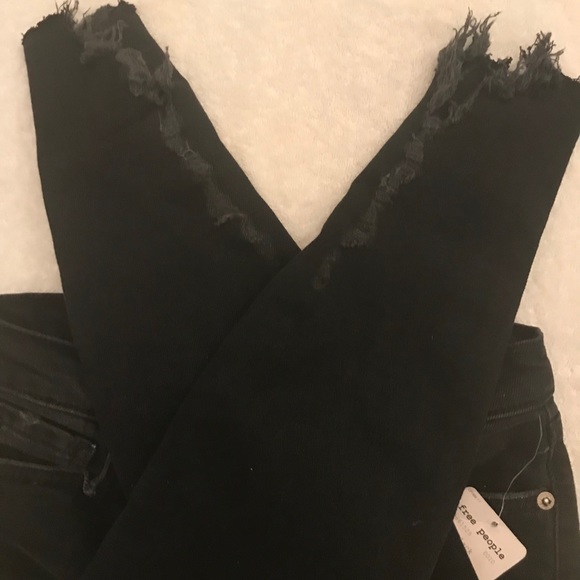 “WE THE FREE”, Women’s Frayed Skinny Jeans - Picture 4 of 6